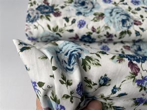 Poplin - smukke blomster i blå og lilla toner